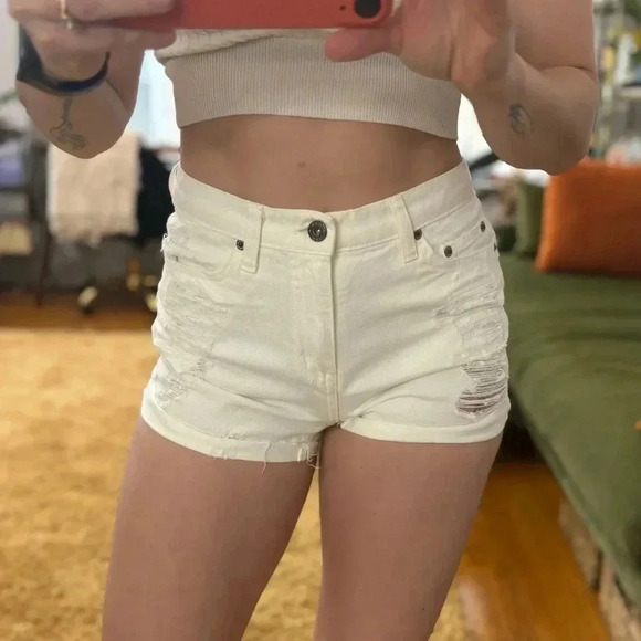 White Distressed Denim High Rise Carmar Jean Shorts Sz 27 - Picture 6 of 7